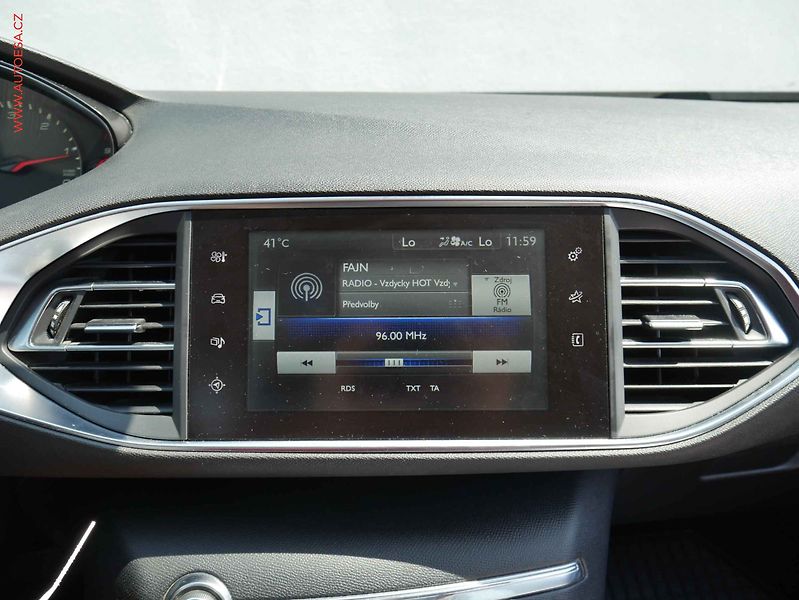 Peugeot 308 (2014) 1.6 HDI, Navi, klima - fotka 16 z 19
