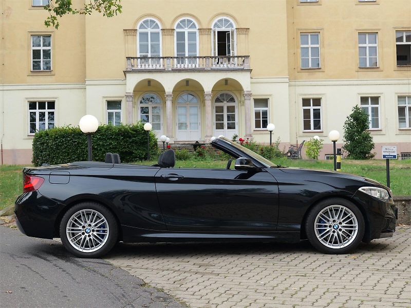BMW Řada 2 228i Cabrio M-Sport H&K Kamera - fotka 6 z 33