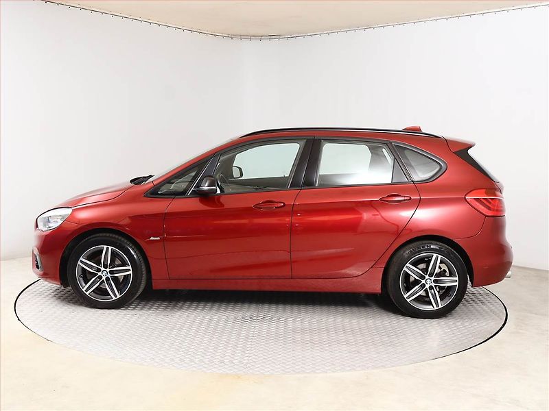 BMW Řada 2 (2019) 216d Active Tourer, Automat - fotka 3 z 18