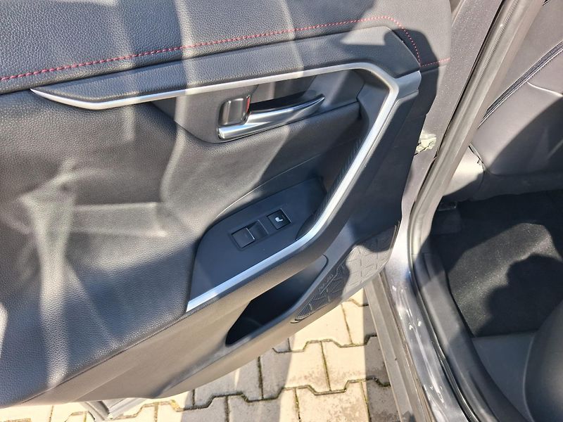 Toyota RAV4 2.5 PHEV e-CVT Selection VIP A - fotka 23 z 25