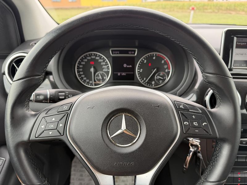 Mercedes-Benz Třídy B 200 CDI NAVI XENONY 2X KOLA - fotka 16 z 35