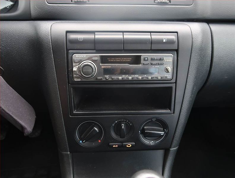 Škoda Octavia (2009) 1.6, LPG, nová STK, Tažné - fotka 12 z 17