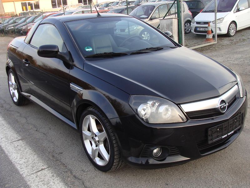Opel Tigra 1.8i, 96000 km, 1. majitelka - fotka 24 z 31
