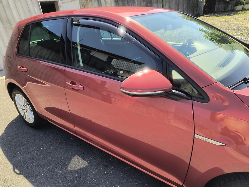 Volkswagen Golf (2014) 1.2 TSI 63KW 4-VÁLEC Z ŘEMENEM - fotka 11 z 66