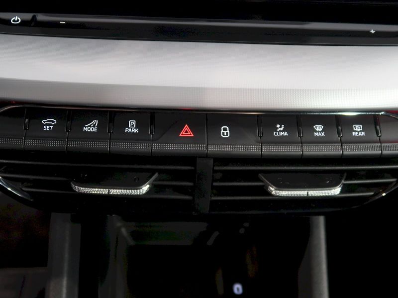 Škoda Octavia (2024) FRESH PLUS 1.5TSI 110KW KAMERA - fotka 28 z 38
