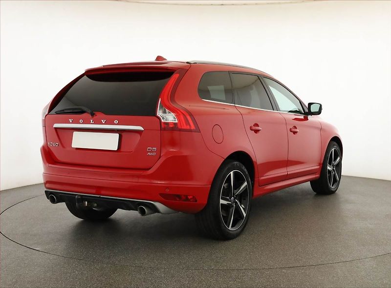 Volvo XC60 (2014) R-Design D5, 4X4, Automat - fotka 5 z 20