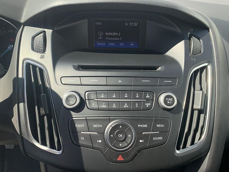 Ford Focus TREND 1.0 EcoBoost 92kW MAN6 - fotka 18 z 20