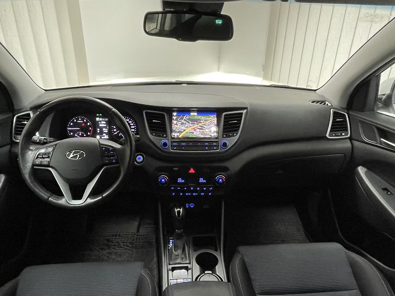 Hyundai Tucson 1.6 T-GDi 4x4 AT ČR 1.MAJ SER. - fotka 21 z 28