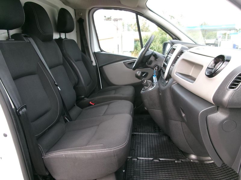 Renault Trafic (2017) 1,6dCi KLIMA TAŽNÉ 1.MAJ - fotka 25 z 26