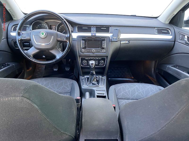Škoda Superb (2011) 2.0TDi 4x4, Family, +kola - fotka 8 z 18