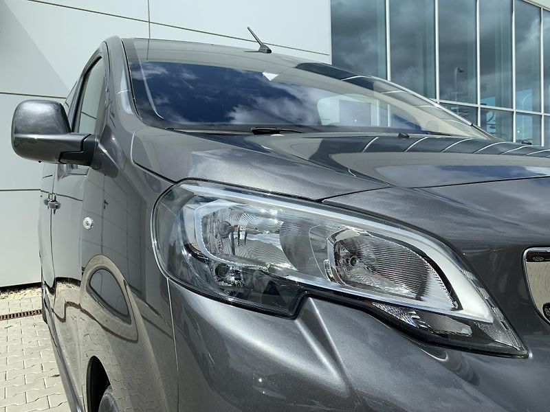Peugeot Traveller L2 ACTIVE 2.0 BlueHDi 130kW AT - fotka 14 z 20