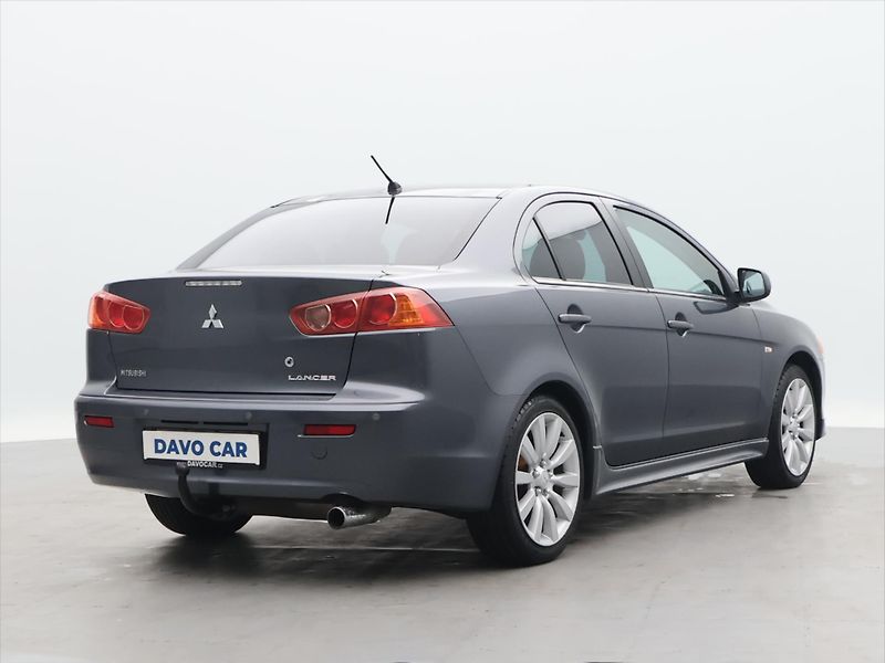 Mitsubishi Lancer 1.8 i 105kW Xenon Navi Kůže - fotka 7 z 31