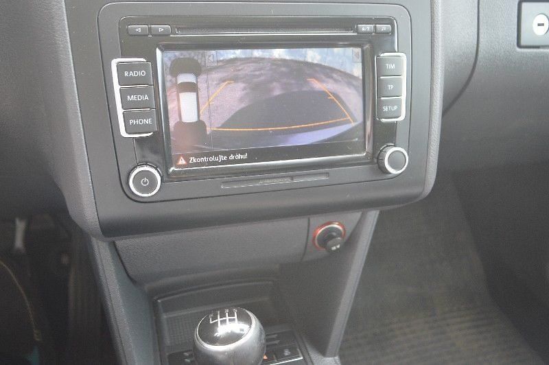 Volkswagen Touran - fotka 8 z 21