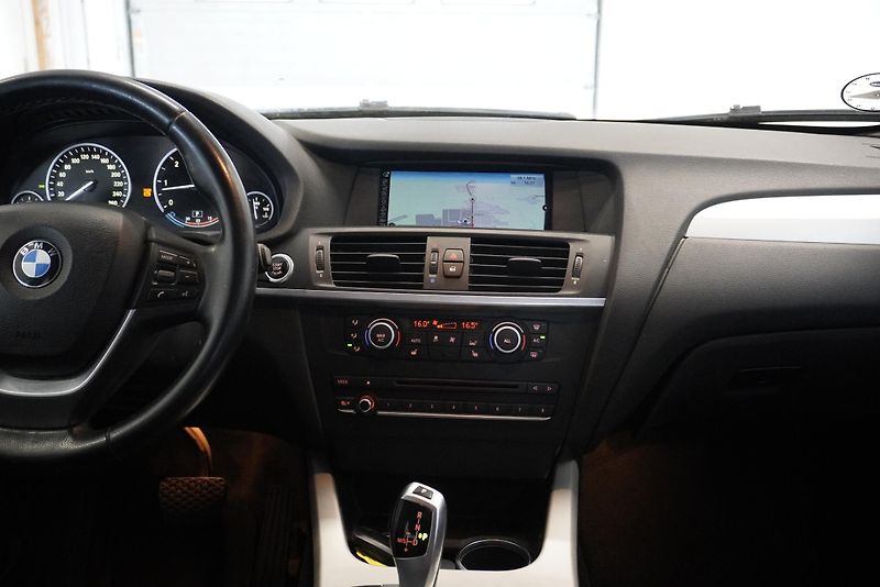 BMW X3 3,0 XDRIVE30D AUTOMAT - fotka 21 z 29