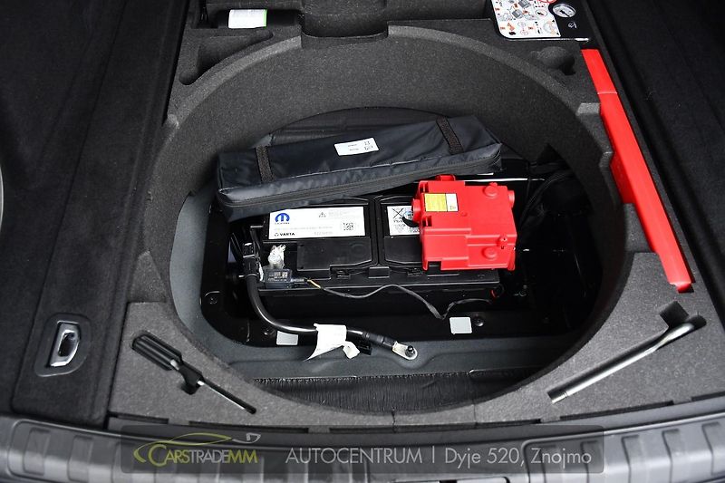 Alfa Romeo Stelvio 2.9V6 Bi-T SPARCO+AKRAPOVIČ - fotka 45 z 54