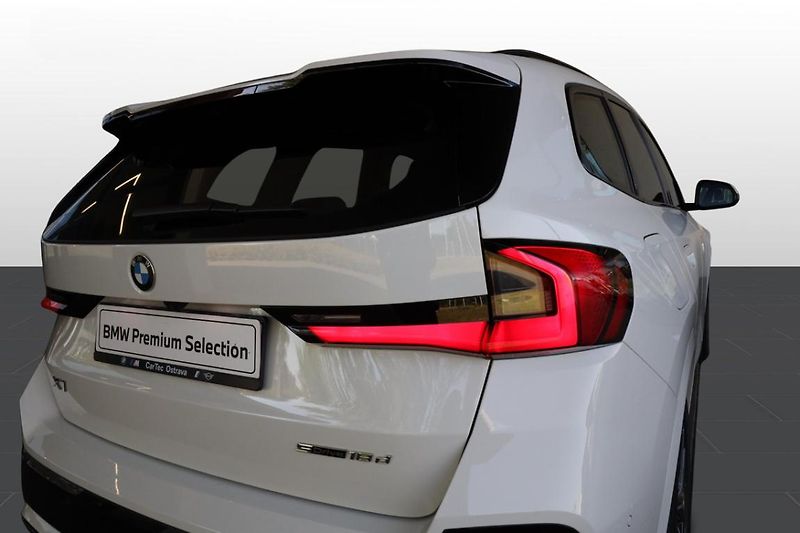 BMW X1 sDrive18d - fotka 16 z 25