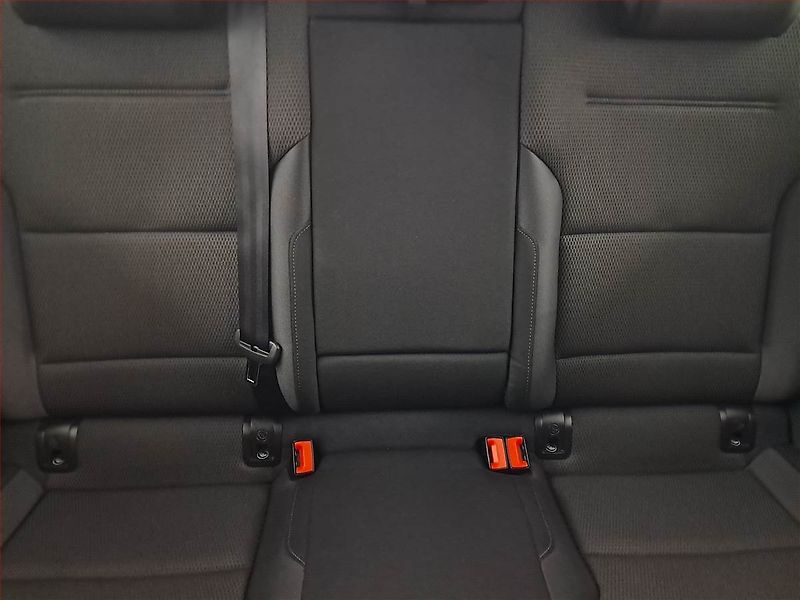 Volkswagen Golf (2018) 32 kWh - 37 Ah, Automat - fotka 10 z 23