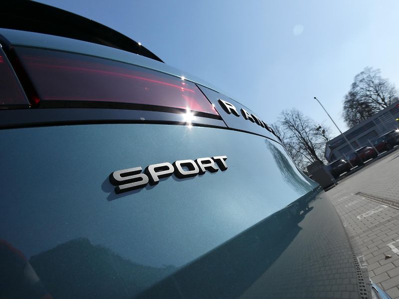 Land Rover Range Rover Sport 3,0 Dynamic SE D250  - fotka 35 z 37