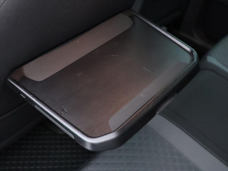 Volkswagen Tiguan 1,4 TSI 110kW DSG LED 1.Maj. - fotka 28 z 35