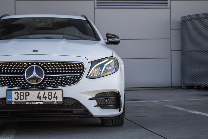 Mercedes-Benz Třídy E (2019) Mercedes-AMG 53 4MATIC+ A/T - fotka 14 z 50