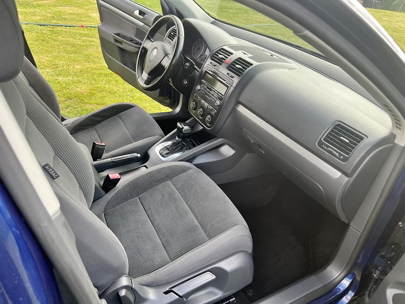 Volkswagen Golf 1.4TSI 90KW,DSG,DIGI,TEMPOMAT - fotka 20 z 45