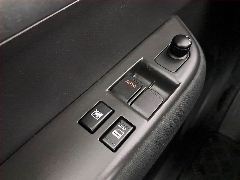 Suzuki Swift (2008) 1.3, ČR,1.maj - fotka 15 z 15
