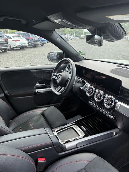 Mercedes-Benz GLB (2024) 200d 4MATIC - fotka 5 z 13