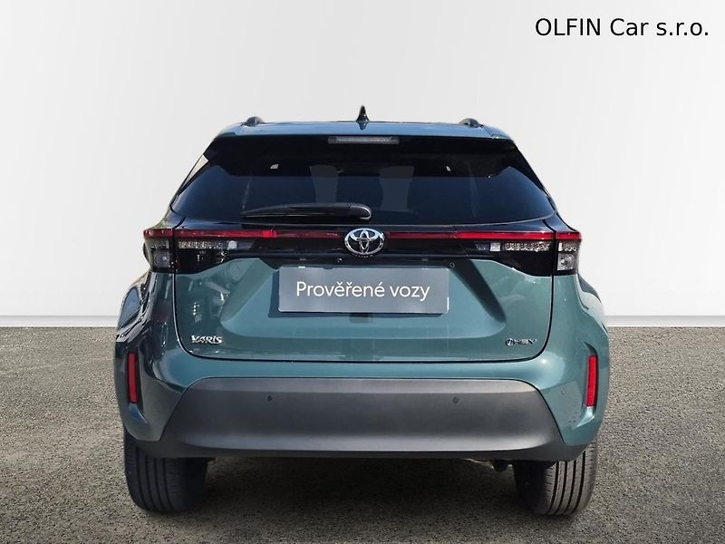 Toyota Yaris Cross 1,5 HEV FWD Style 96 kW - fotka 8 z 24
