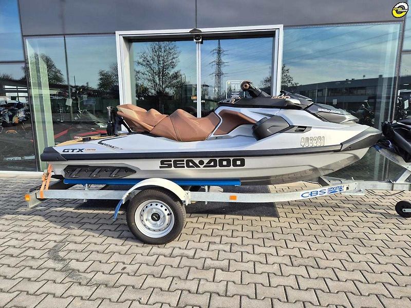 Sea Doo (2019) GTX 300 Limited - fotka 2 z 19
