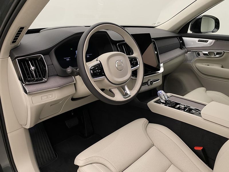Volvo XC90 (2026) T8 AWD Plug-in DARK ULTRA - fotka 28 z 74