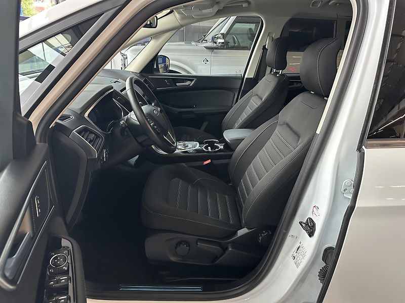 Ford Galaxy Titanium 2.5i HEV 190k aut. - fotka 11 z 33