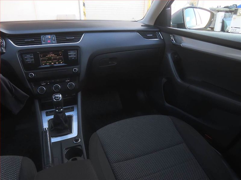 Škoda Octavia (2015) Ambition 2.0 TDI, 4X4 - fotka 8 z 14