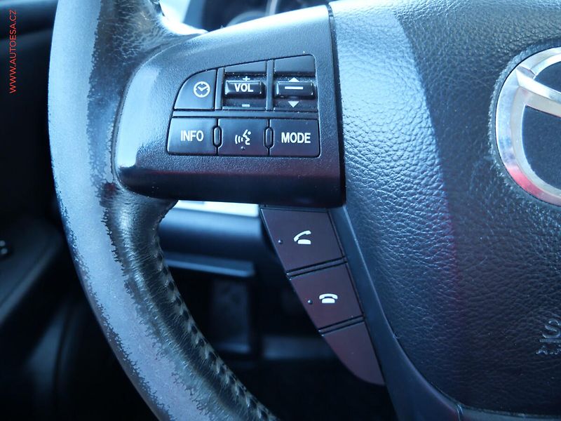 Mazda 6 (2010) 2.2 D, AC, tempo, výhřev sed - fotka 15 z 20