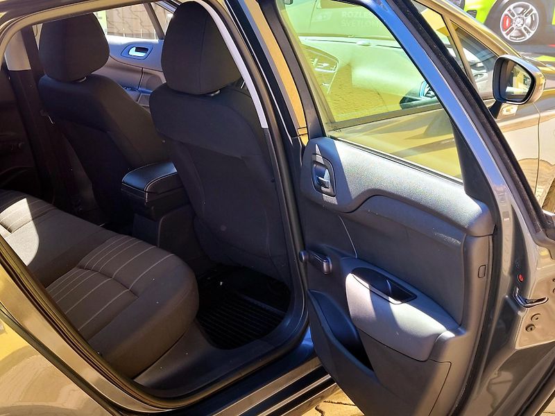 Citroën C4 1,4 95k Furio *SERVIS.KNIHA*CZ - fotka 19 z 39