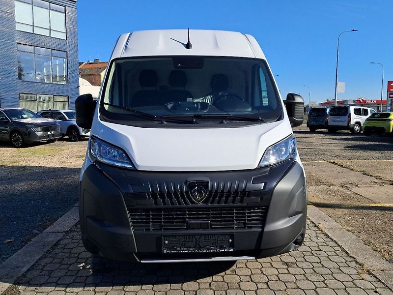 Peugeot Boxer Furgon 3000 L2H2 BlueHDi 120k - fotka 2 z 22