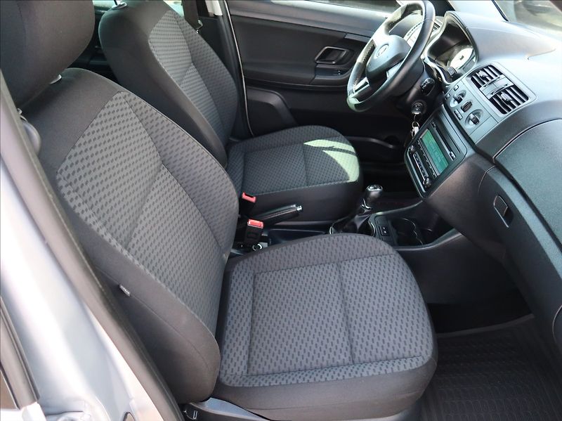 Škoda Roomster 1,2 TSi,63kW,1majČR,klima,tažn - fotka 13 z 22