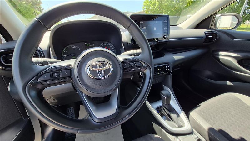Toyota Yaris 1,5 TNGA HEV 92-1 CVT ČR - fotka 11 z 23
