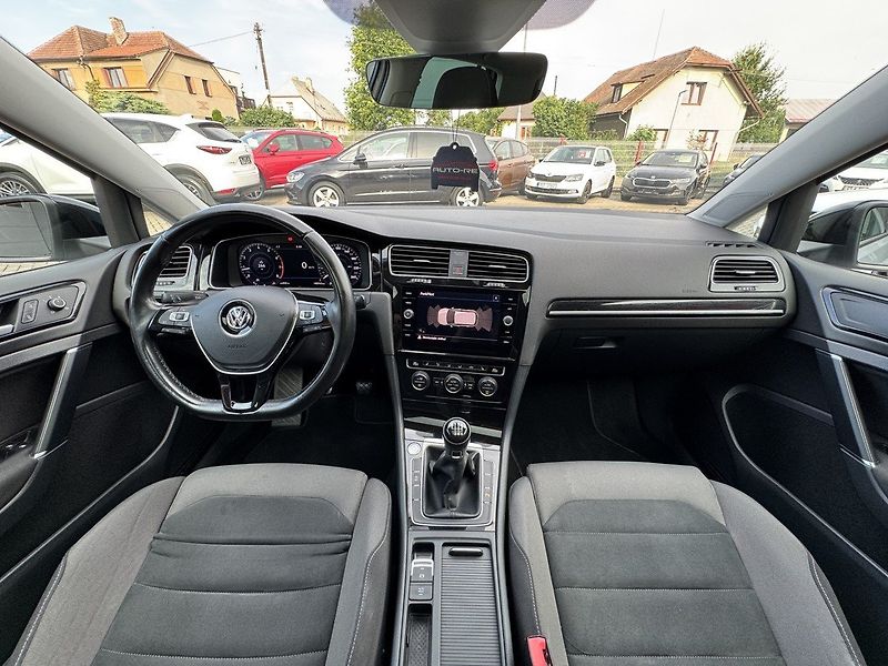 Volkswagen Golf (2017) 1.4TSi HighLine LED Navi Pano - fotka 6 z 50