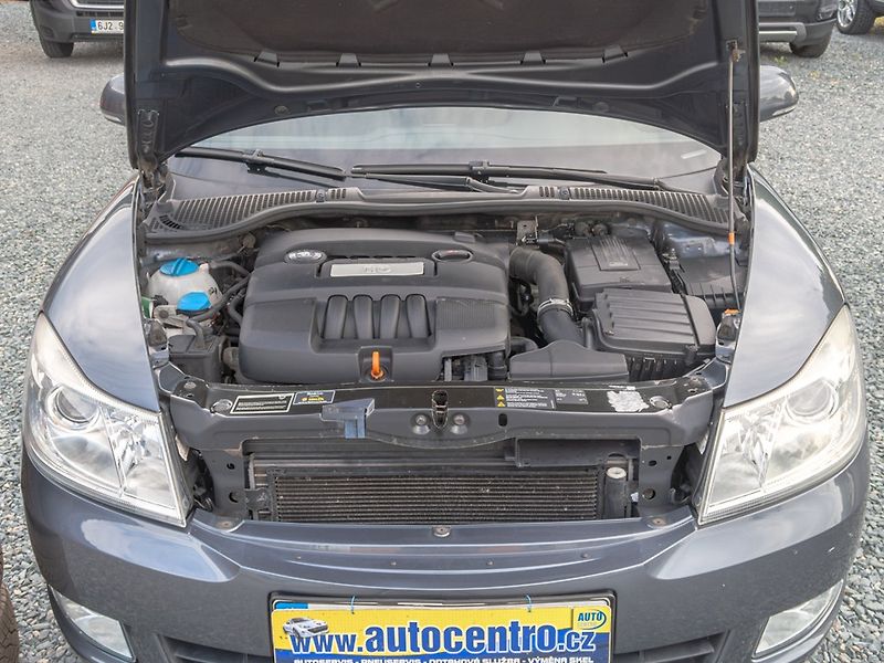 Škoda Octavia (2009) 1.6MPI 75KW – 2x KOLA - fotka 38 z 45