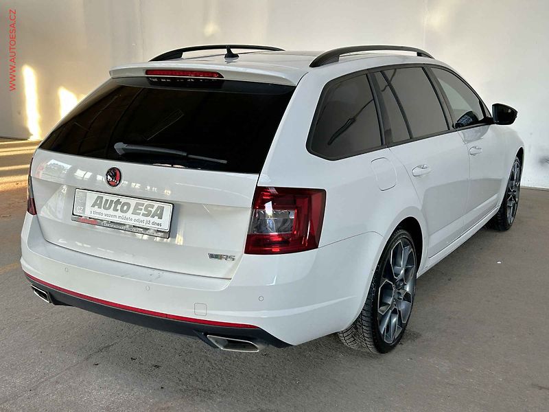 Škoda Octavia (2014) 2.0TDi, 2.maj, DSG, navi - fotka 4 z 16