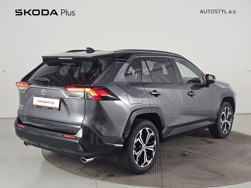 Toyota RAV4 (2025) 2.5PHEV 306k AWD SELECTION - fotka 2 z 31