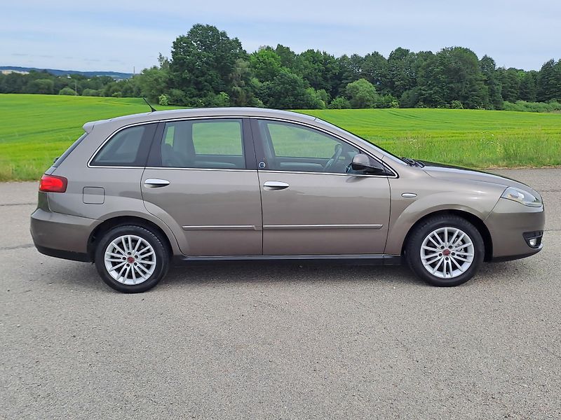 Fiat Croma (2010) 1.9 JTD KLIMA TAŽNÉ - fotka 4 z 31