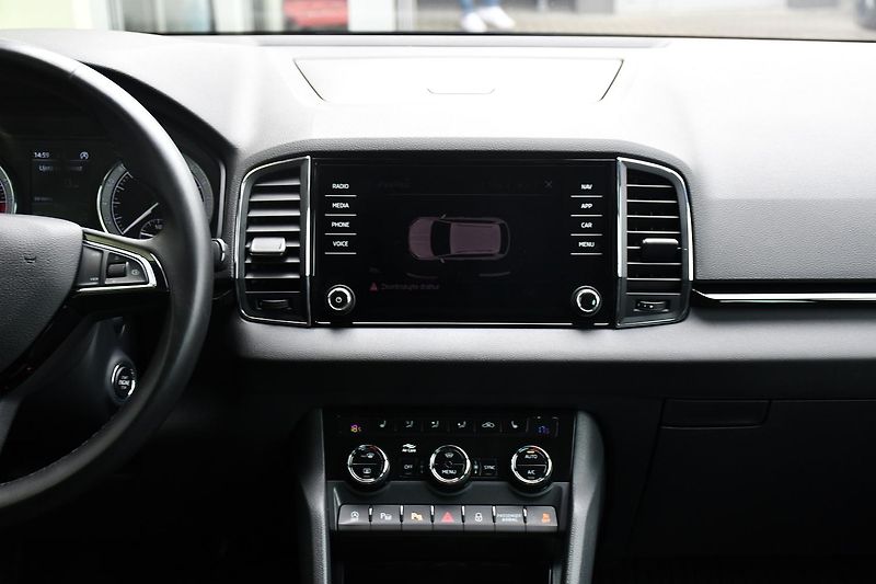 Škoda Karoq 1.6TDi STYLE TAŽNÉ 2xPNEU ČR - fotka 7 z 37