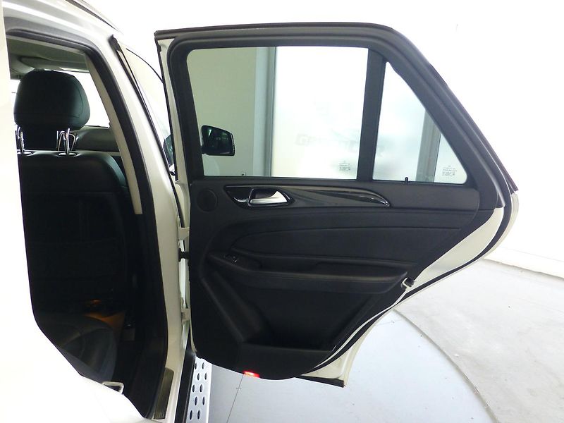 Mercedes-Benz GLE (2016) 350D*KAMER*TAŽ 3,5T*NEW ČR*AMG - fotka 24 z 29