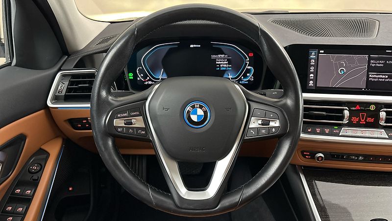 BMW Řada 3 320e AUT Luxury Line - fotka 9 z 27