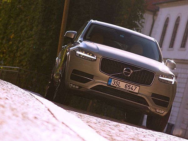 Volvo XC90.