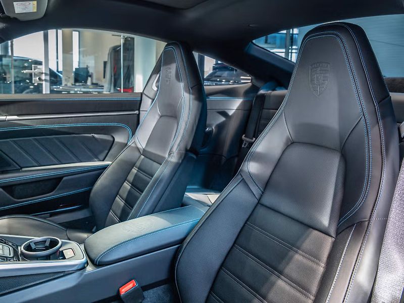 Porsche 911 (2026) Carrera 4S Lift Burmester 360 - fotka 13 z 26