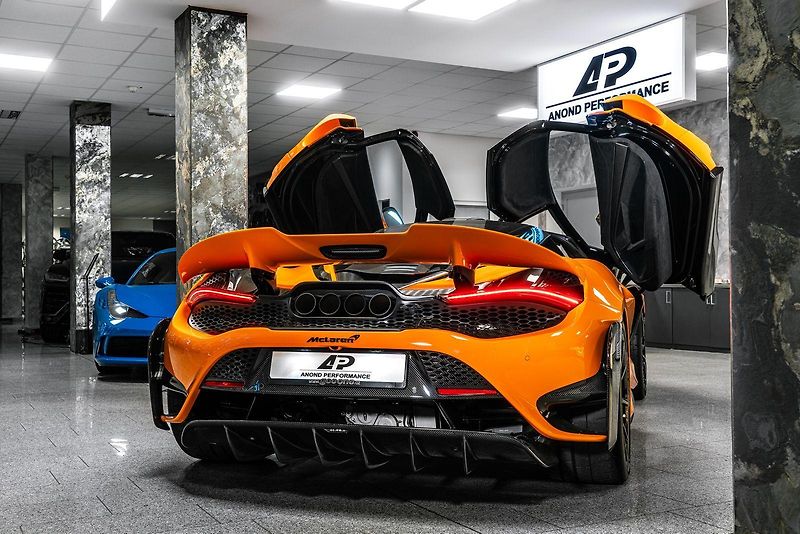 McLaren 765LT LIFT/B&W/MSO/CARBON/BREAKS - fotka 18 z 40