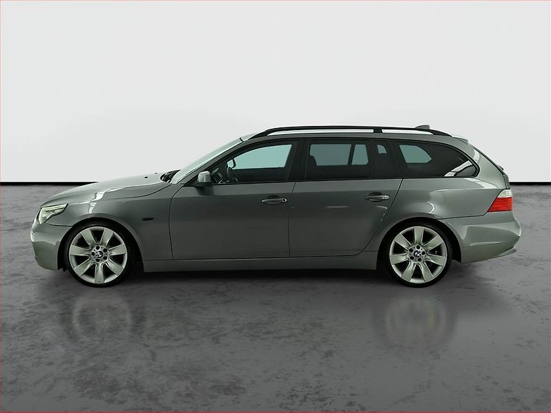 BMW Řada 5 (2010) 530d, Automat, Tažné - fotka 3 z 25