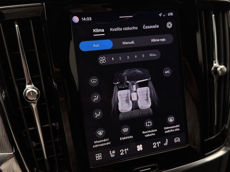 Volvo V90 B4 PLUS DARK AUT  - fotka 40 z 47